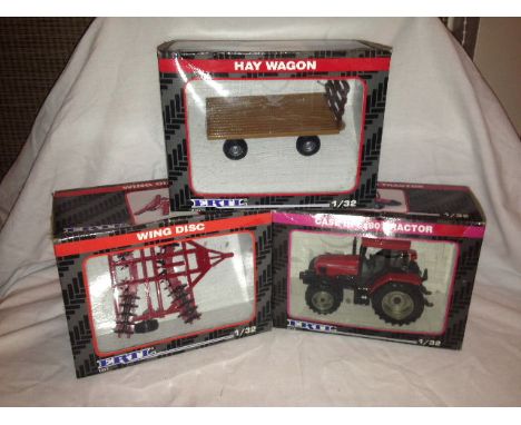 ERTL - CASE IH CX80 TRACTOR (4774), HAYWAGON (4167) & WING DISCS (1553)