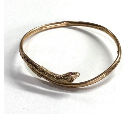 Antique 9ct gold wrap around snake bangle with ornate detailing 6.4g 