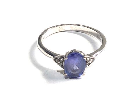 9ct white gold tanzanite and diamond ring 