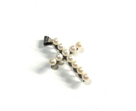 14ct Gold pearl cross pendant 