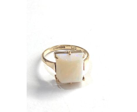 9ct gold opal cocktail ring 2.5g 