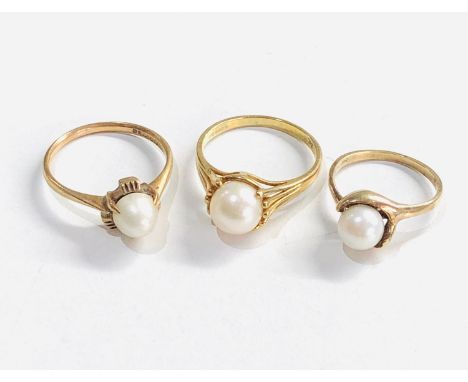 3 x 9ct gold pearl rings 6.5g 