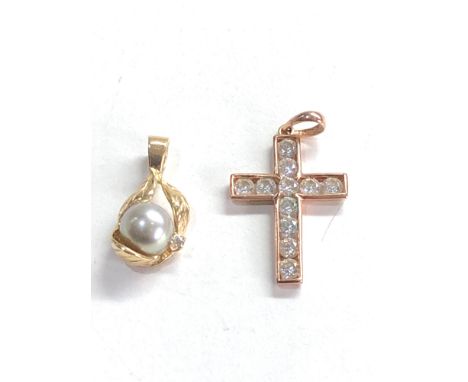 2 x 14ct gold diamond and pearl pendant and gemstone cross pendant 3.9g 