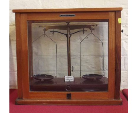 Griffin & George chemistry scales in glass case. Condition report: see terms and conditions.