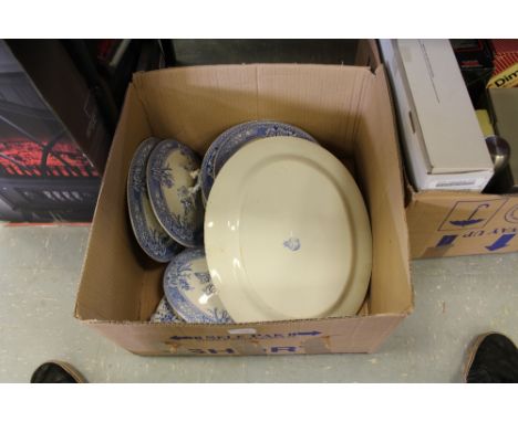 Quantity of Ralph Hammersley, Burslem 'Cambridge' dinner wares