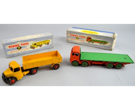 Dinky Toys diecast Foden Flat Truck No 902 and Articulated Lorry No 921, with their original boxes