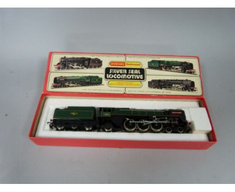 Hornby 00 gauge:  Steam Freight Sret RS.613. boxed and boxed R.522 B R 4-6-2 Loco 'Oliver Cromwell boxed and other related it
