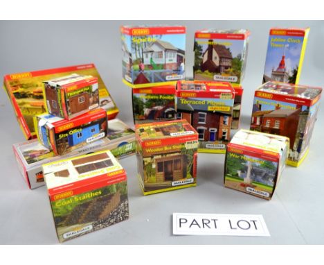 Hornby 00 gauge boxed Skaledale models  to include Stricketts Lodge, Holy Trinity Church, Engine Shed, Misdale House, Country