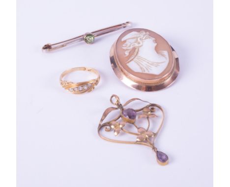 A mixed lot with an 18ct yellow gold ring set with four old round cut diamonds, (one diamond is missing), 2.44gm, size M, a 9