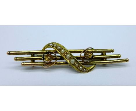 A Victorian 9ct gold seed pearl brooch, weight 2.8g