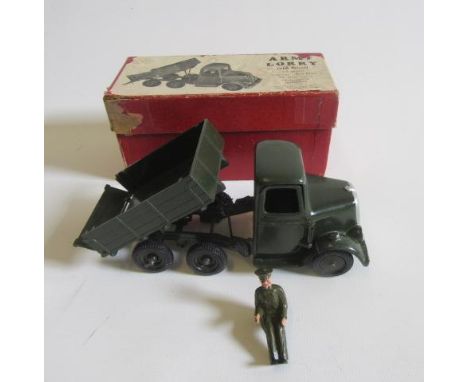 Britains 1335 Army Lorry with driver, box F-G, model G-E (Est. plus 21% premium inc. VAT)