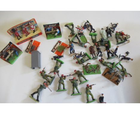 Plastic soldiers by Britains, Elastolin and others, most items modern army types (Est. plus 21% premium inc. VAT)