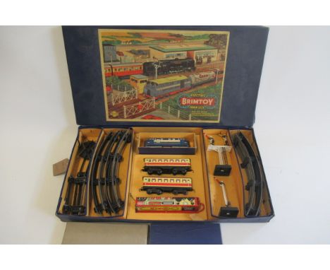 Brimtoy Electric Passenger Set with diesel locomotive, coaches, signals and track, box lid AF, vehicles G-E (Est. plus 21% pr