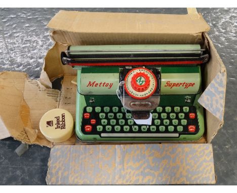 Meltoy Supertype Child's typewriter 