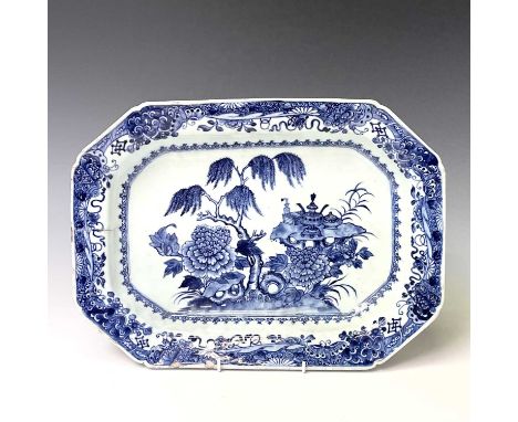 A Chinese Export porcelain octagonal blue and white meat dish, Qianlong Period (1736-1795), decorated with a willow tree, fol