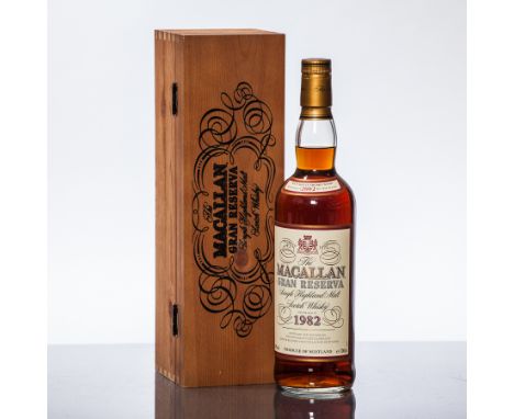 THE MACALLAN GRAN RESERVA 1982
Single Highland Malt Whisky, bottled 2002. 700ml, 40% volume, with leaflet, in wooden presenta