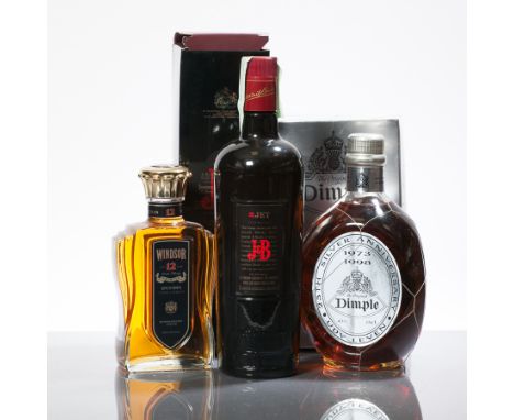 J&B JET
Blended Scotch Whisky. 12 years old. Venezuelan import. 0,750 L, 40.0° G.L.
DIMPLE SILVER
Blended Scotch Whisky bottl