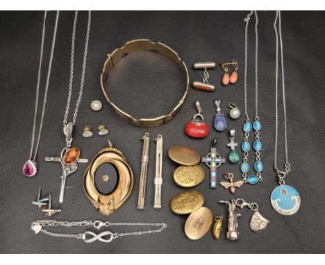 SELECTION OF GOLD, SILVER AND OTHER JEWELLERYincluding a nine carat gold sapphire set bean shaped pendant, a pearl pendant, a