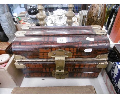 A small tin trunk, Gordon or Khartoum