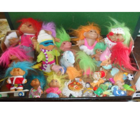 Vintage collection of assorted small Dam Trolls and others similar