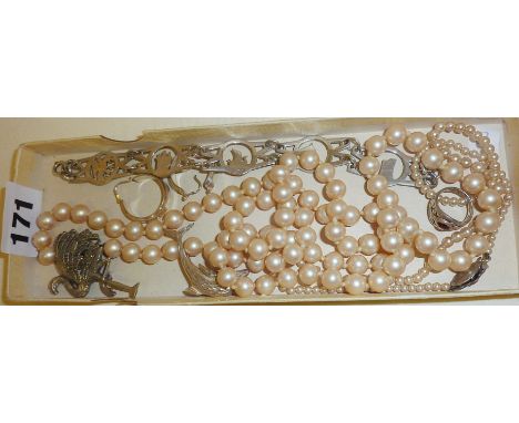 Vintage jewellery, two strings of faux pearls, one with silver clasp, silver bracelet and brooches, etc.