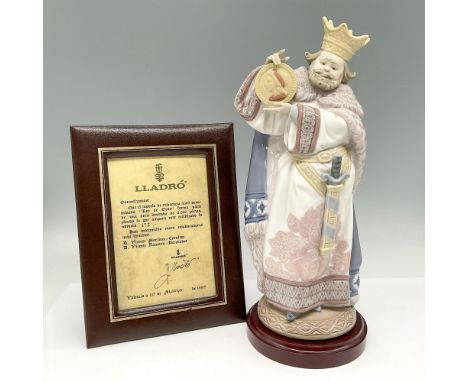Glossy figure wearing colorful robe with crown on his head. Limited edition 172 of 2000. Signed. Lladro backstamp. Certificat