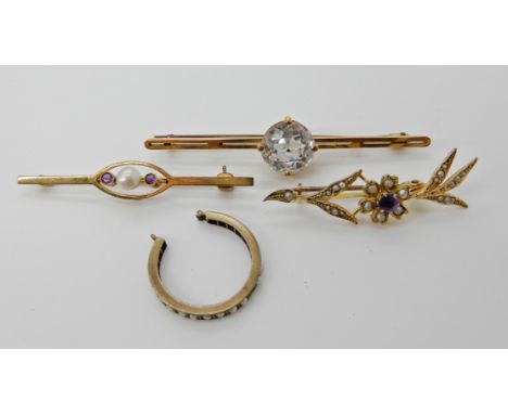 A 9ct gold rock crystal set bar brooch, crystal approx 11mm, length of brooch 6.3cm, a 9ct amethyst and pearl flower brooch l