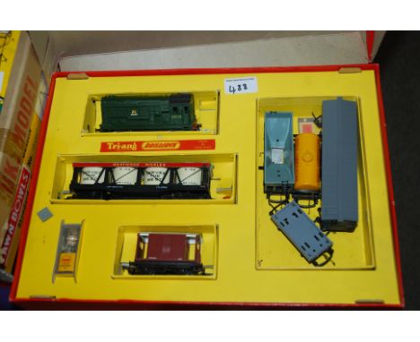 A Triang R3.R train set, RS 13 train set in original boxes and a collection of accessories in original boxes Condition Report