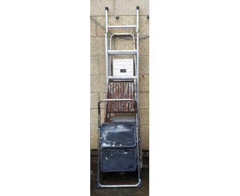 Aluminium &amp; wooden step ladders