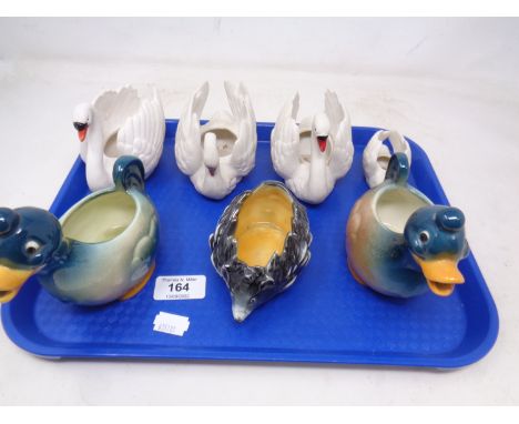 A tray of Goebel bird and hedgehog figures.