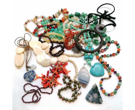 Qty of natural bead necklaces inc twig coral, bone etc t/w twisted horn &amp; wirework bangle 