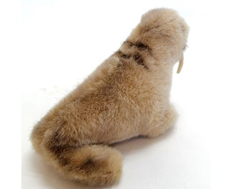 Steiff Wally walrus - 14cm long. In good condition 
