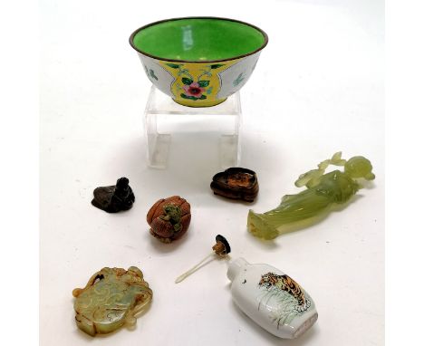 Yellow and green enamel bowl 12cm diameter, slight a/f, ceramic snuff bottle, green jadeite figure a/f, netsuke etc. 