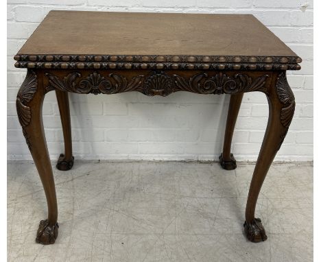 AN EARLY 20TH CENTURY GEORGIAN STYLE CARVED CARD TABLE WITH FOLDING TOP83cm x 75cm x 45cm