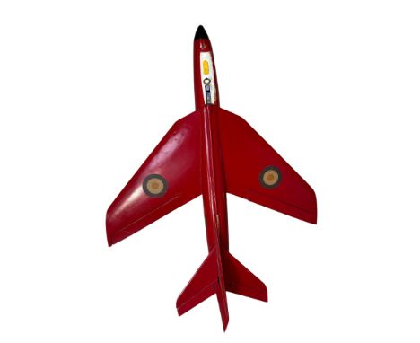 A LARGE VINTAGE RED ARROW MODEL115cms x 97cms x 29cms