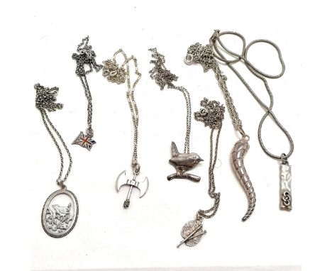 7 x silver pendants on silver chains inc enamel Union Jack &amp; 2 x Scottish wren pendants, Kit Heath etc - total weight 38g