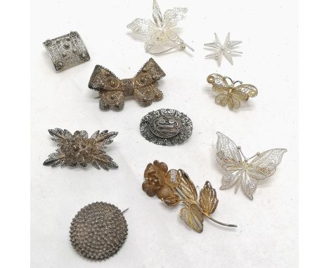 Collection of filigree brooches - 3 are marked silver, rest are unmarked (bow 5cm across) - 66g total weight 
