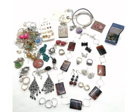 Qty of costume jewellery inc agate rectangular panel necklace, silver mounted wooden carved bead earrings etc - SOLD ON BEHAL