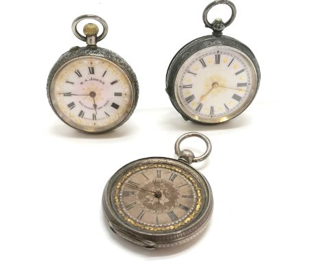 3 x silver cased antique pocket watches - 1 retailed by R E Jones, Southend-on-sea (35mm case), 1 lacks glass / hand ~ all fo