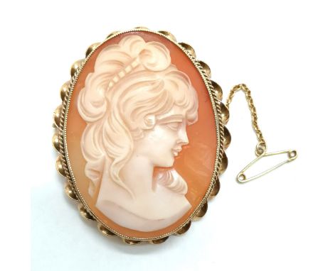 9ct hallmarked gold hand carved shell cameo portrait brooch - 4.2cm drop &amp; 10.5g total weight 