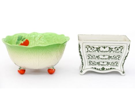 A Royal Doulton 1904/5 'Commode' base together with a Beswick salad bowl a/f