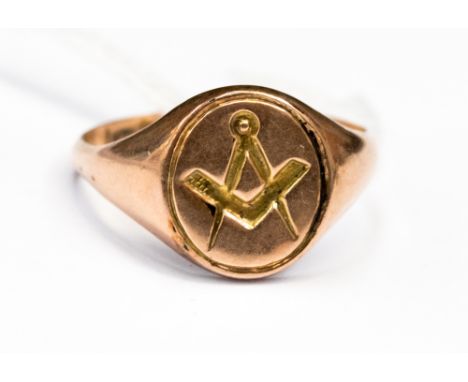 A gents 9ct gold Masonic signet ring, size S, weight approx 1.8 grams 