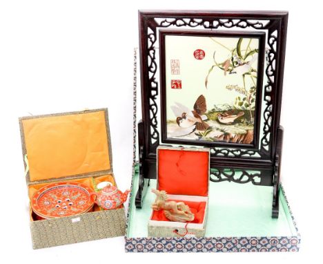 A boxed Chinese embroidered table screen, with boxed part dinner ware and a boxed Jade type jumping horse (3) 