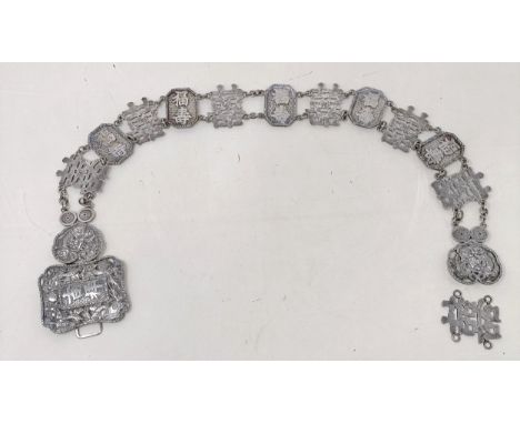 A Chinese silver belt, the buckle decorated dragons, 228 g
