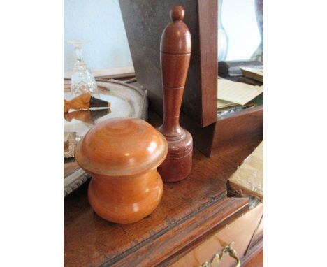 A boxwood turned wooden powder jar and gavel