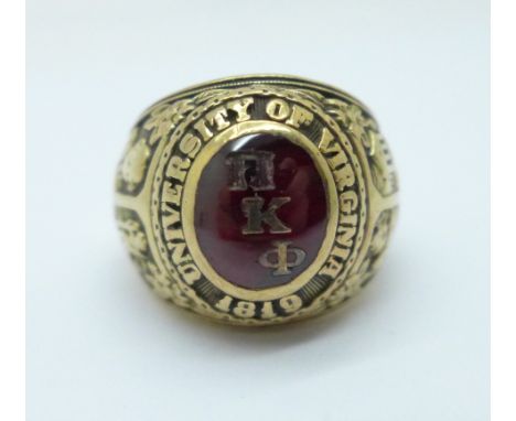 A heavy 10ct gold graduation ring 'University of Virginia 1819', Pi-Kappa-Phi, lacking Pi inlay, 27.7g gross, S 