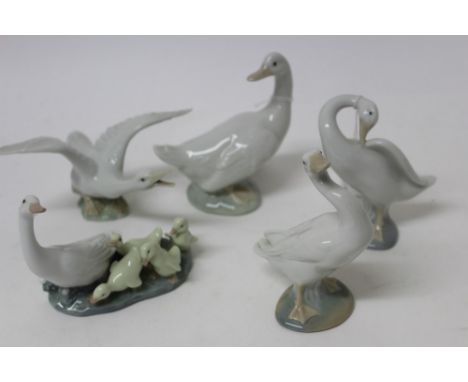 Four Lladro porcelain geese and one other Nao goose (4)