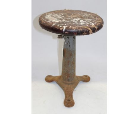 Vintage cast iron Singer machinists’ stool with revolving wooden seat