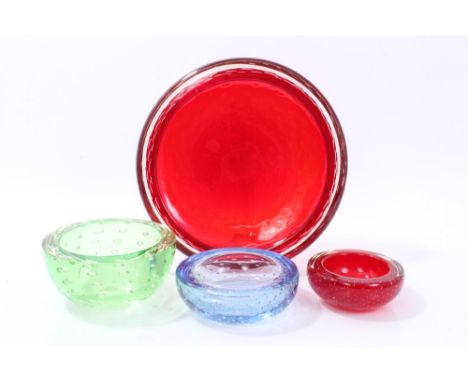 Four Whitefriars circular bowls with controlled bubble decoration - including large ruby bowl, 25cm diameter