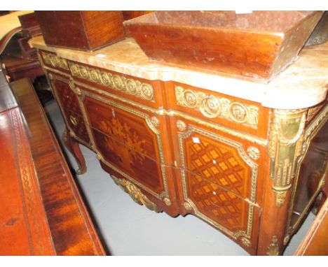 Good quality 20th Century reproduction marble top gilt metal and inlaid commode chest of three long drawers raised on cabriol